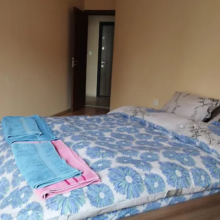 In 2 Apartment *
